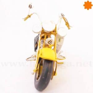 moto antigua amarilla