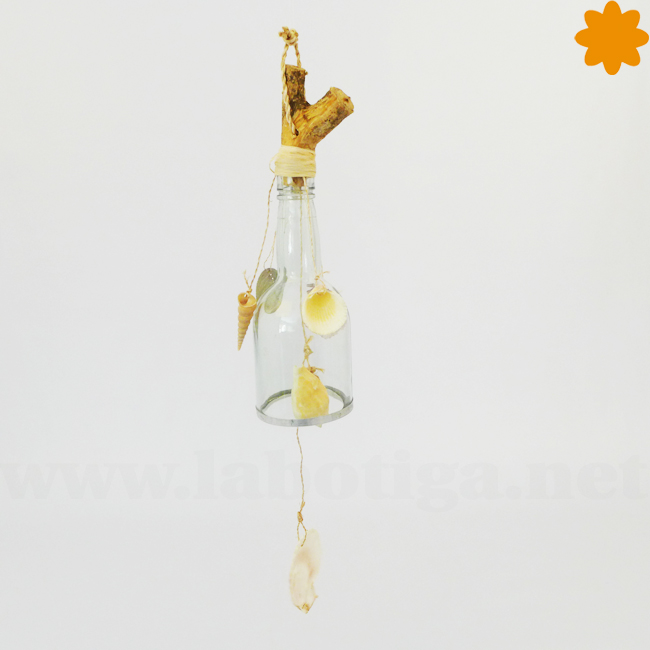 adorno_de_estilo_na_utico_con_botella_transparente_y_conchas