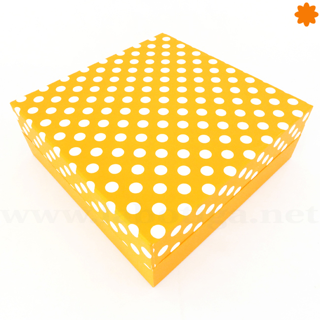 caja_de_color_naranja_de_cart_n