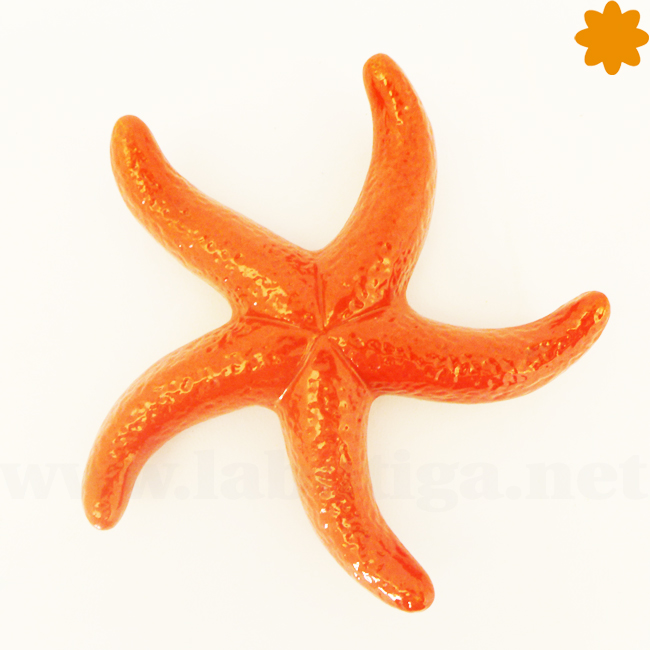 Estrella de mar realizada en cerámica de color rojo