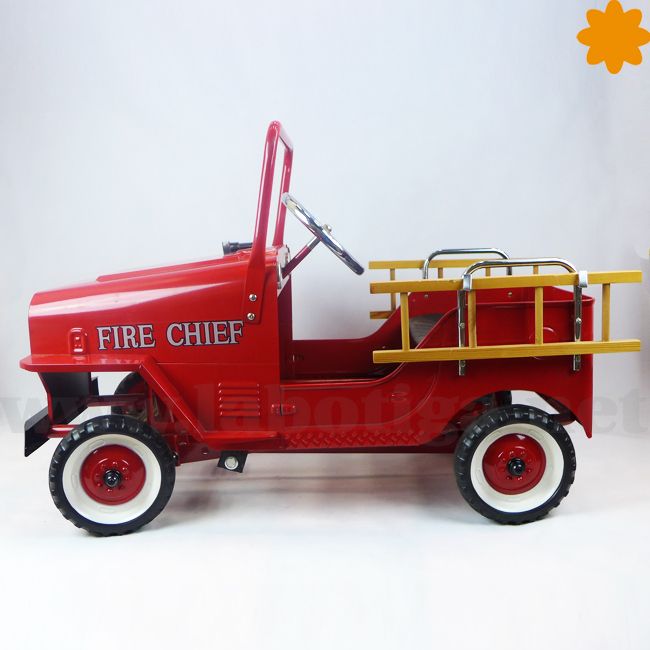 coche de pedales de bomberos