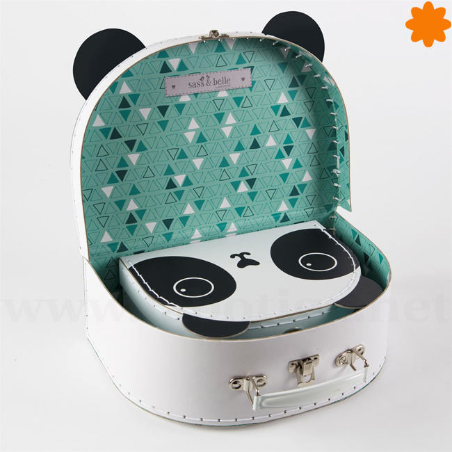 maleta_grande_de_carton_decorada_con_forma_de_panda