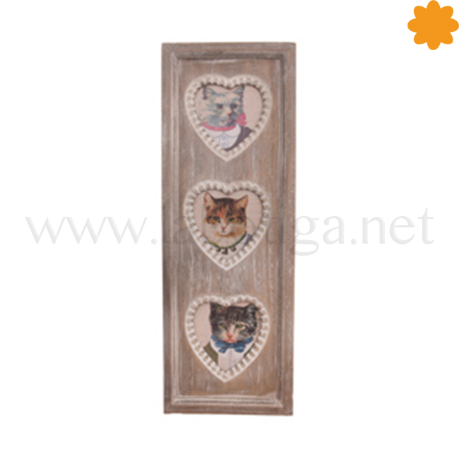 marco_vertical_para_colgar_en_la_pared_decorado_con_corazoncitos