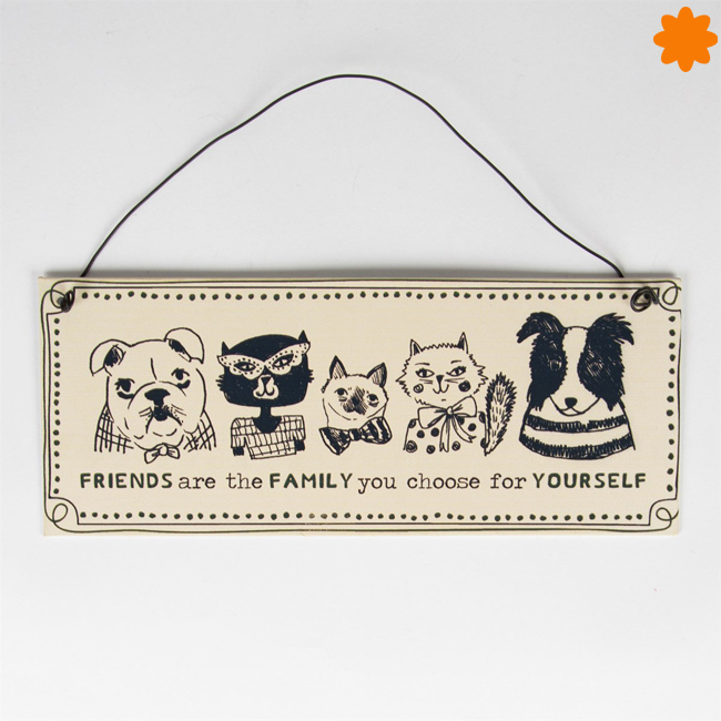 placa decorativa decorada con perros y gatos