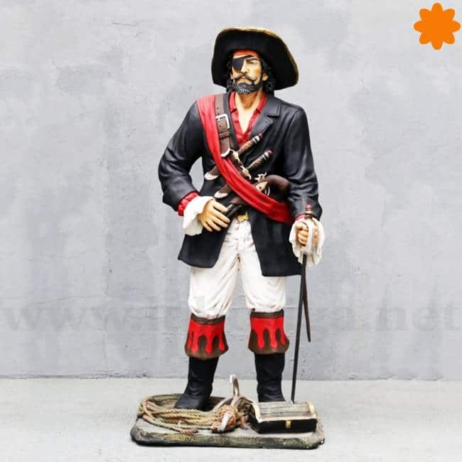 Figura de un capitán pirata a tamaño real Figura de un capitán pirata a tamaño real